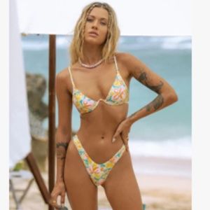 New With Tags Hello Molly Bikini